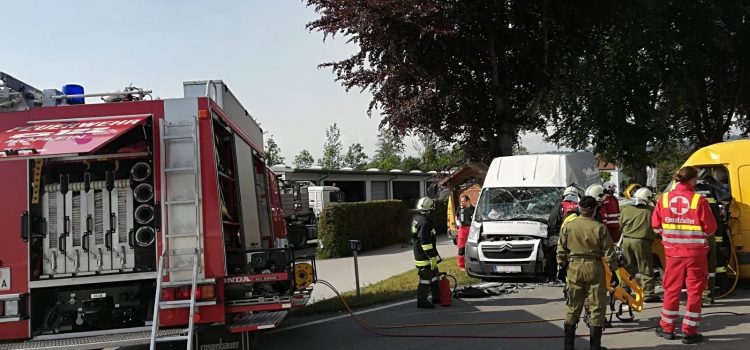 Verkehrsunfall auf B131 in Ottensheim