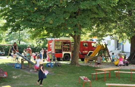 FF Höflein im Kindergarten in der Lerchenfeldstraße