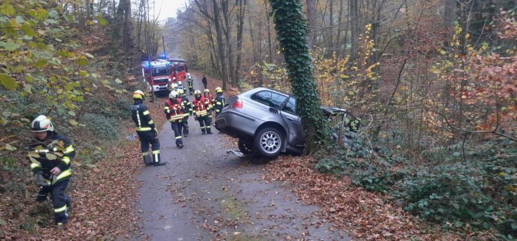 Aufräumarbeiten nach Unfall