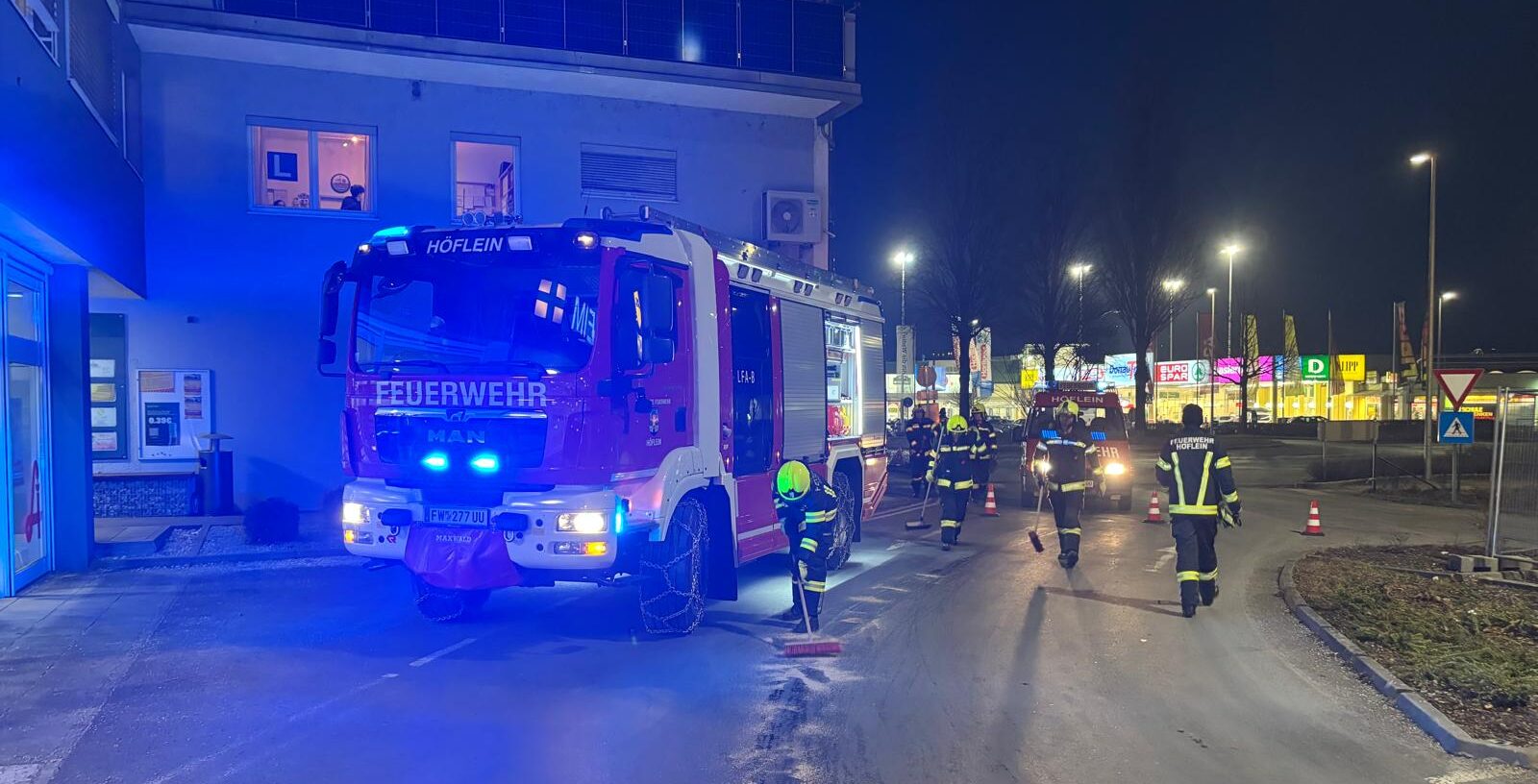 Längere Ölspur durch Ottensheim