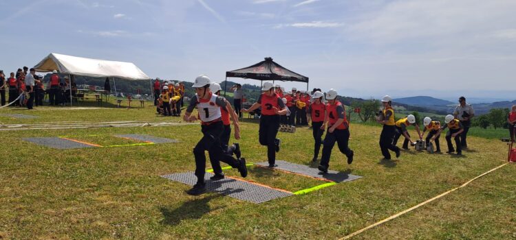 Abschnittsbewerb der Feuerwehrjugend in Oberbairing Abschnittsbewerb der Feuerwehrjugend in Oberbairing